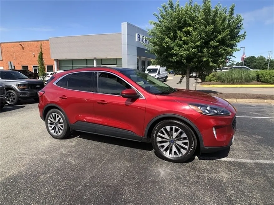2020 Ford Escape Titanium Hybrid photo 1