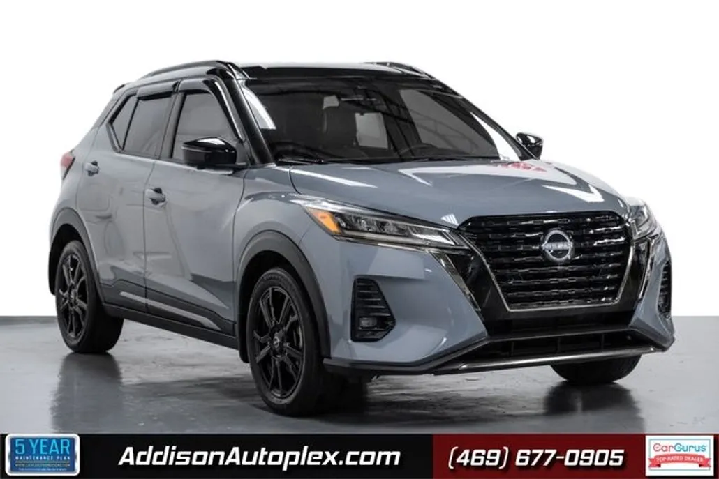 2022 Nissan Kicks SR photo 1