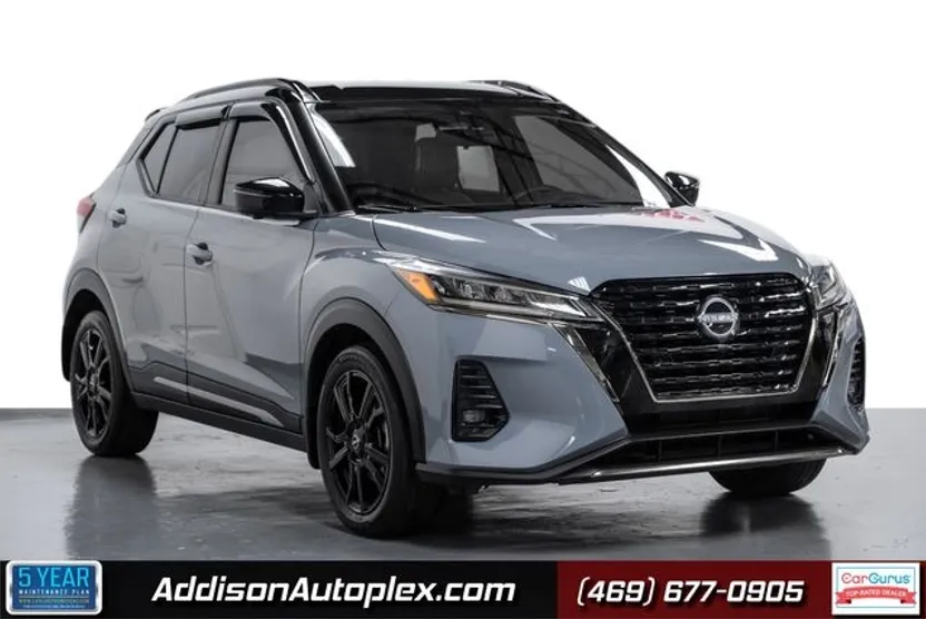 2022 Nissan Kicks SR photo 1