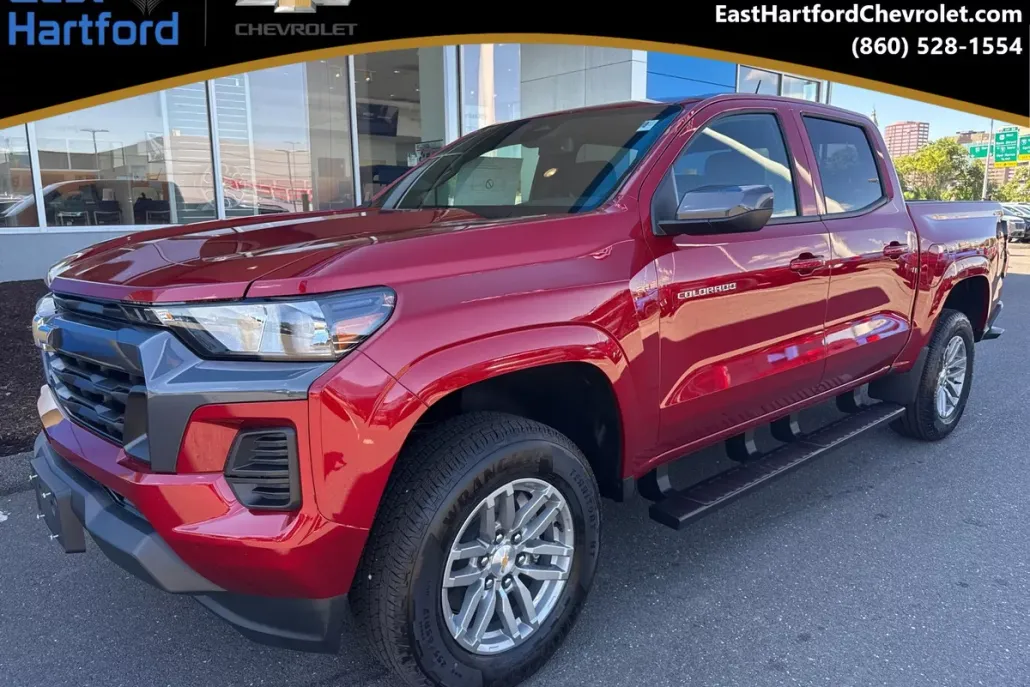 2026 Chevrolet Colorado LT photo 1
