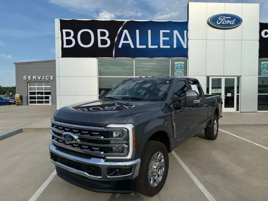 2023 Ford F-350 photo 1