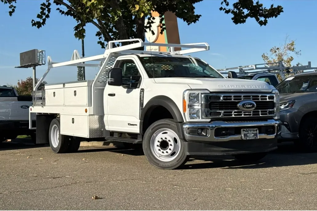 2023 Ford F-450 photo 1