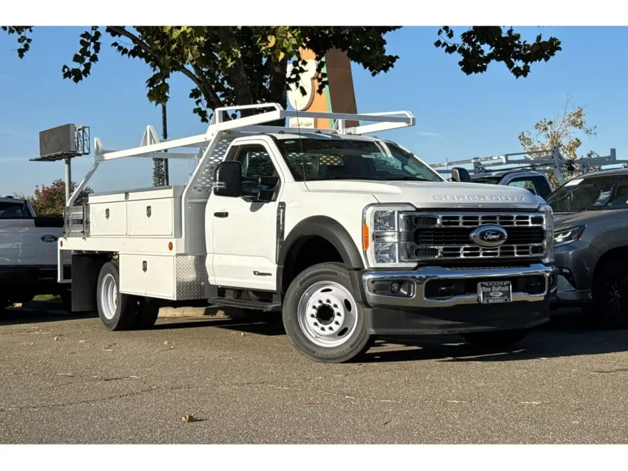 2023 Ford F-450 photo 1