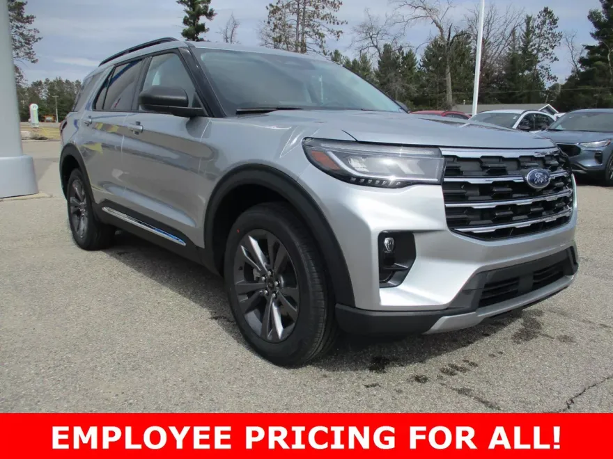 2025 Ford Explorer photo 1