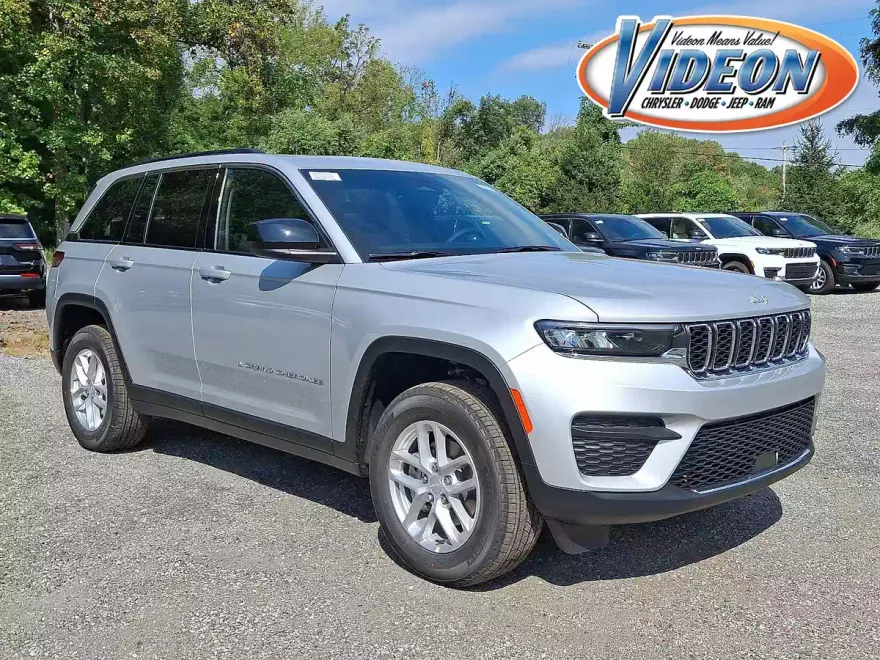 2025 Jeep Grand Cherokee Laredo X photo 1