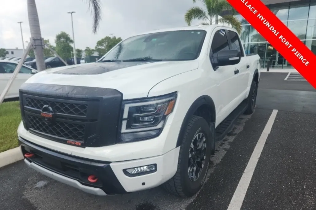 2021 Nissan Titan PRO-4X photo 1