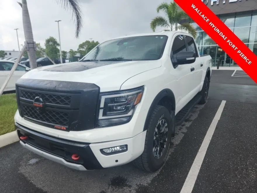 2021 Nissan Titan PRO-4X photo 1