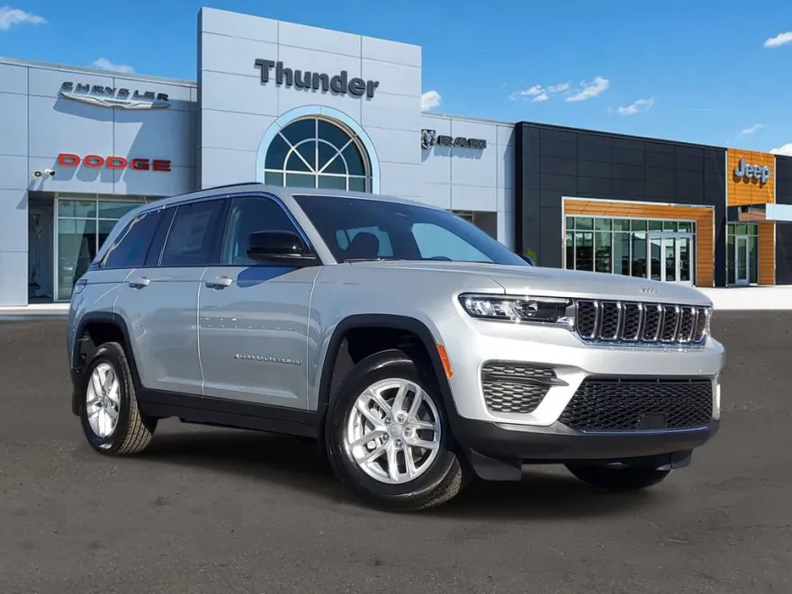 2025 Jeep Grand Cherokee Laredo X photo 1