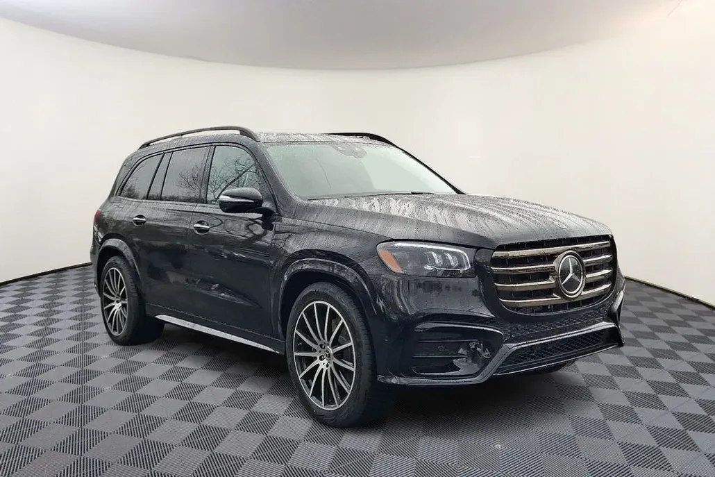 2025 Mercedes Benz GLS 450 4MATIC photo 1
