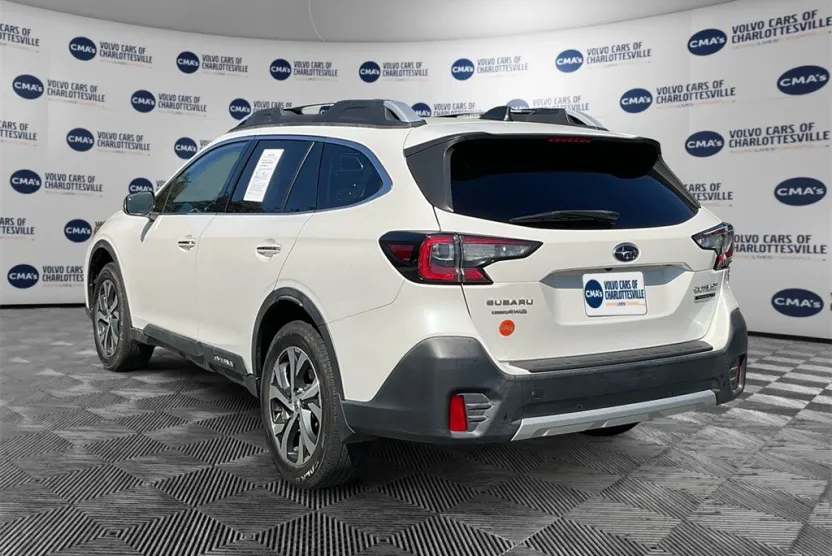 2020 Subaru Outback Touring XT photo 1