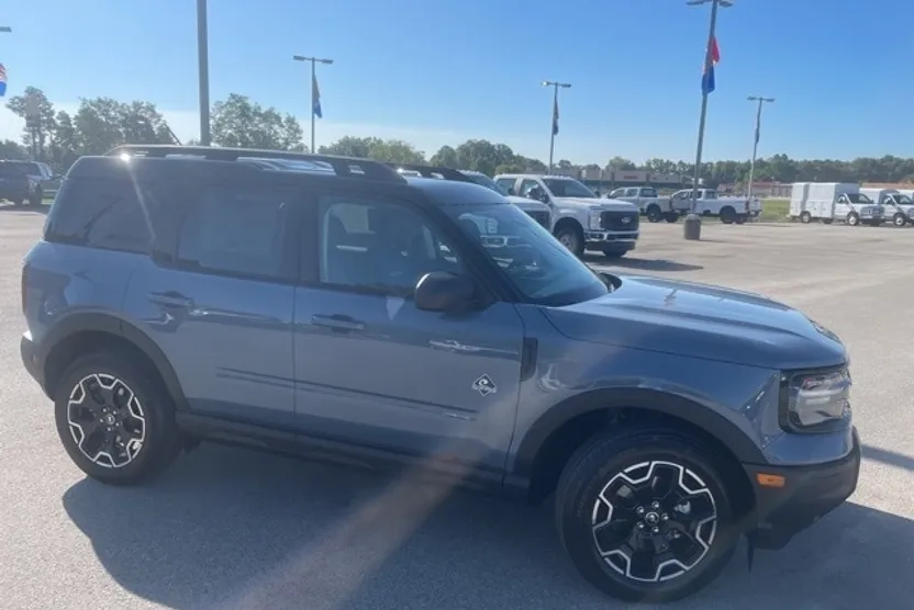 2025 Ford Bronco Sport Outer Banks photo 1