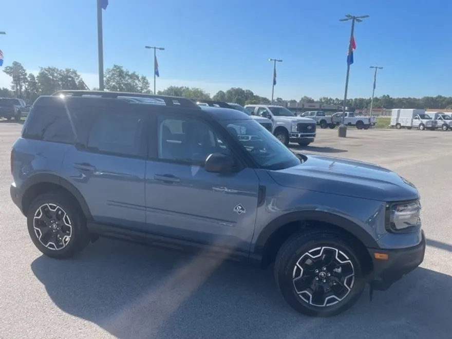2025 Ford Bronco Sport Outer Banks photo 1