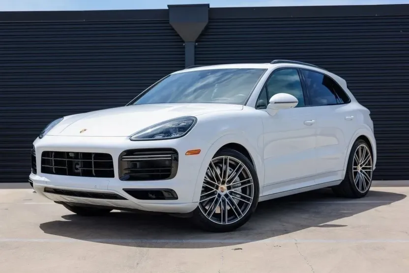 2022 Porsche Cayenne Turbo photo 1