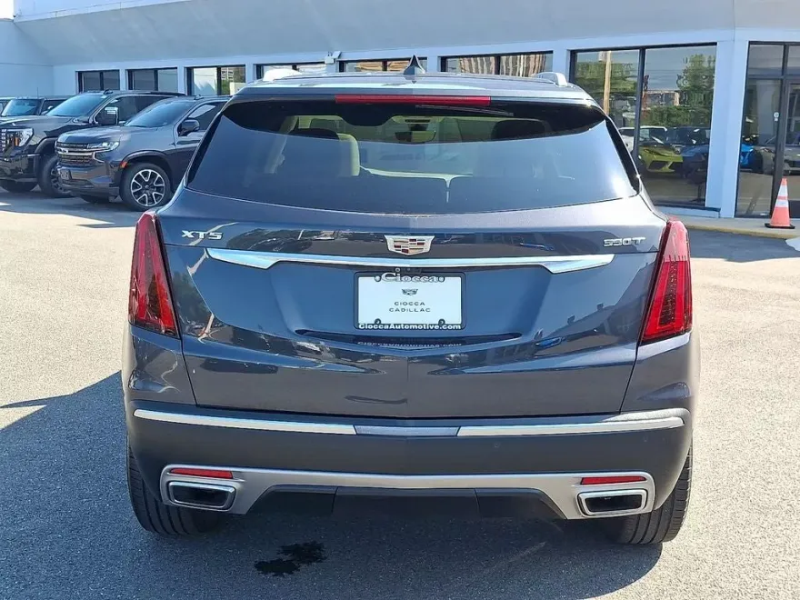 2022 Cadillac XT5 Premium Luxury photo 1