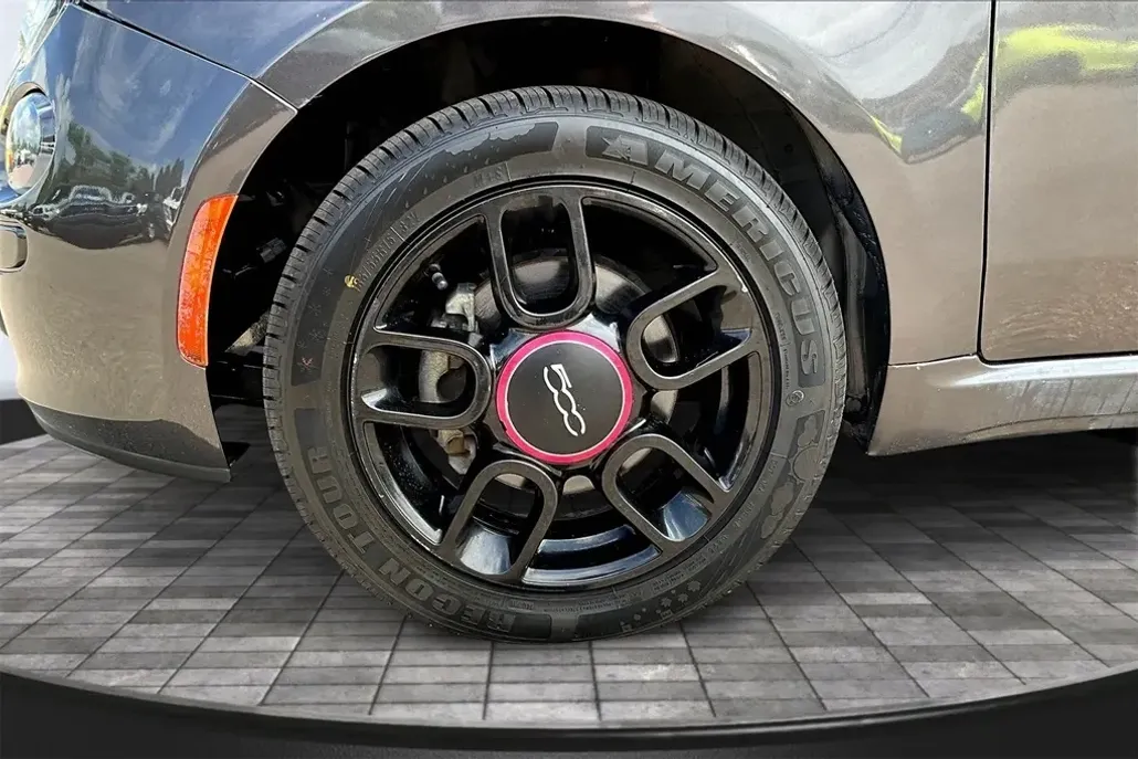 2015 Fiat 500 Pop photo 1