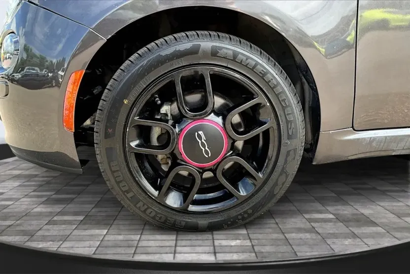 2015 Fiat 500 Pop photo 1