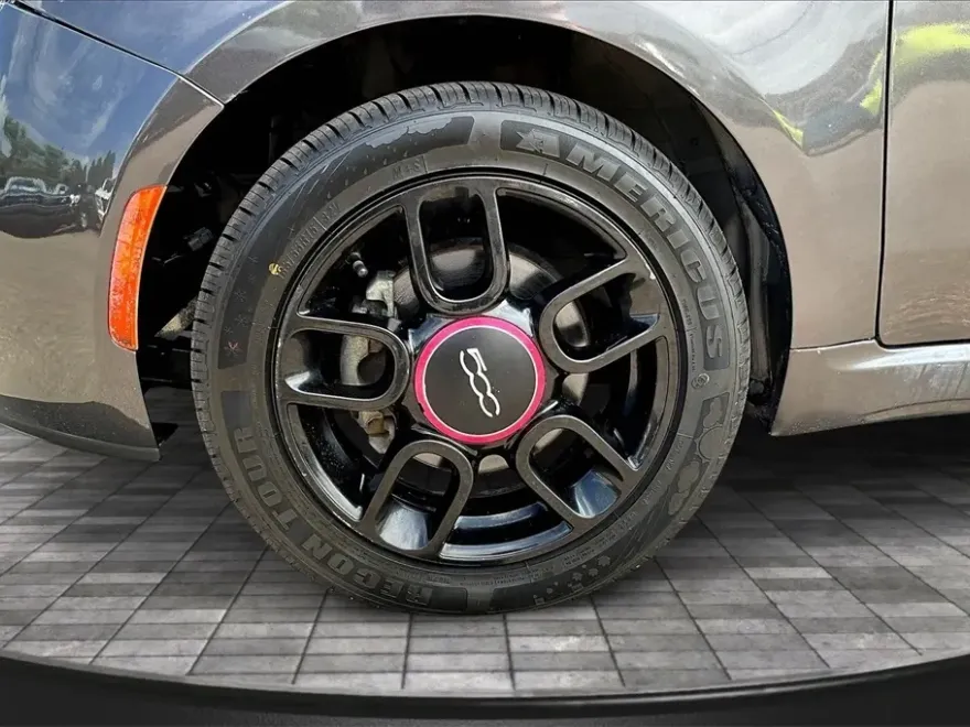 2015 Fiat 500 Pop photo 1