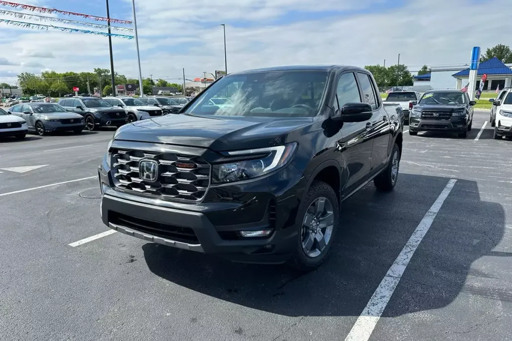 2025 Honda Ridgeline TrailSport photo 1