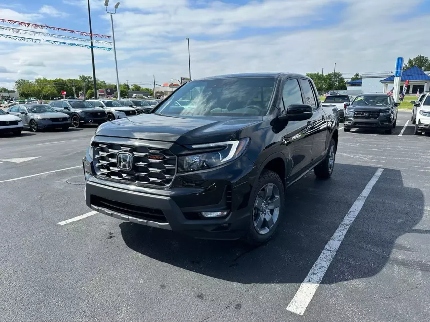2025 Honda Ridgeline TrailSport photo 1