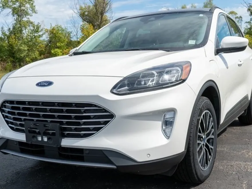 2022 Ford Escape Plug-In Hybrid Titanium photo 1