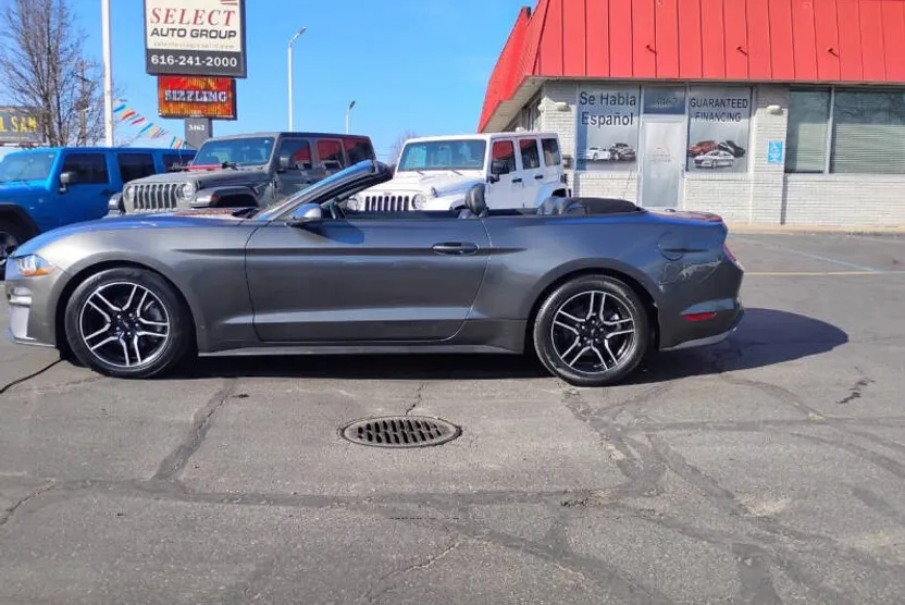 2020 Ford Mustang EcoBoost Premium photo 1