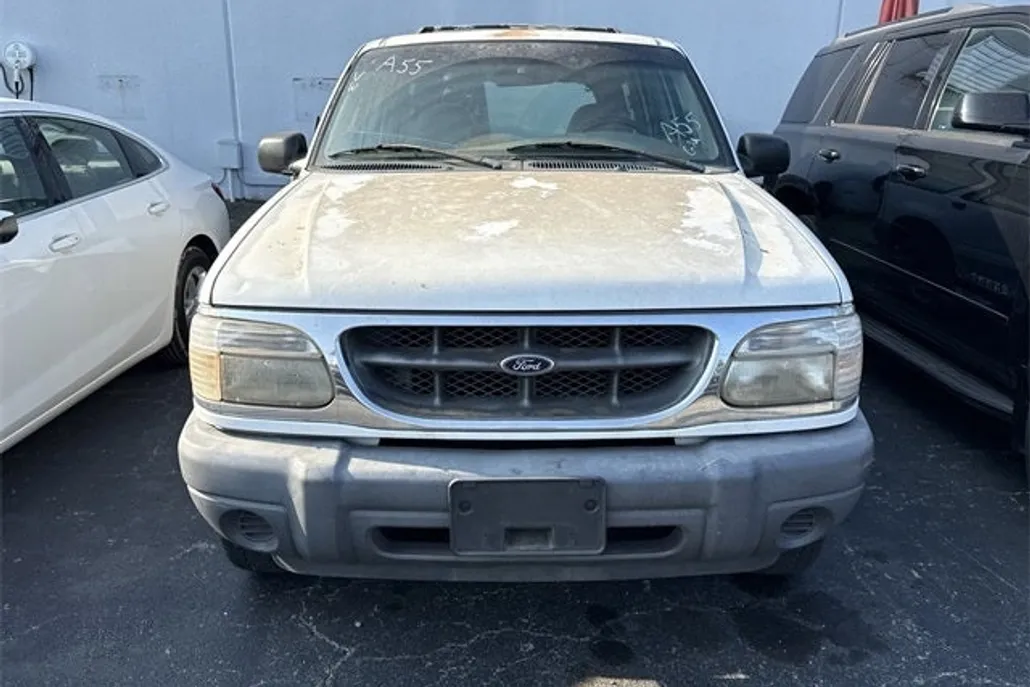 2000 Ford Explorer XL photo 1