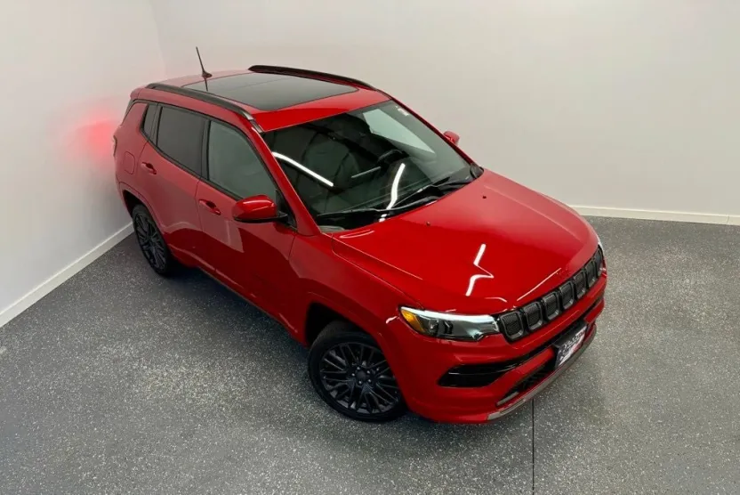 2023 Jeep Compass Limited photo 1