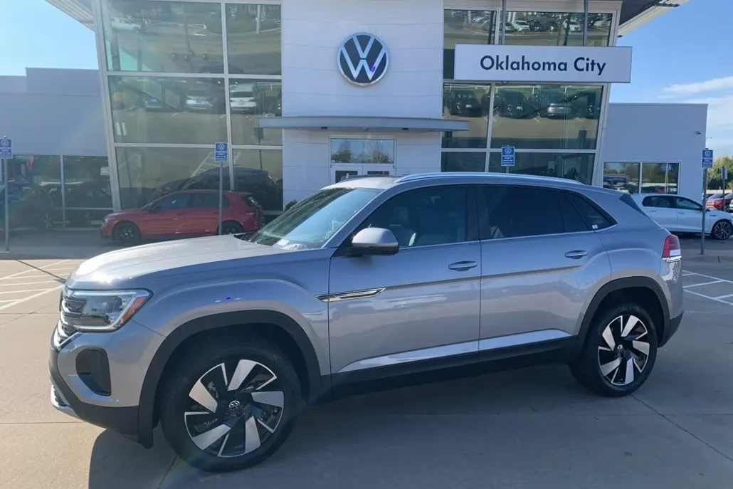 2025 Volkswagen Atlas Cross Sport SE Technology photo 1