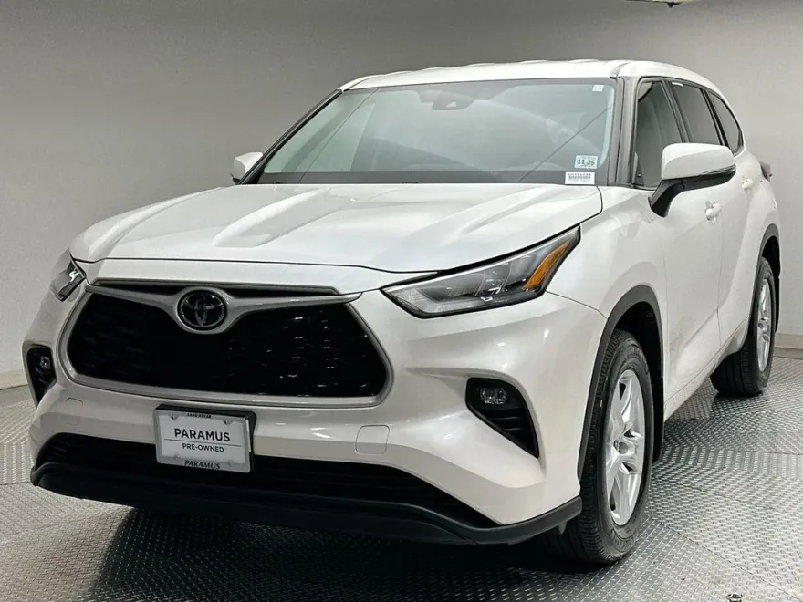 2020 Toyota Highlander L photo 1