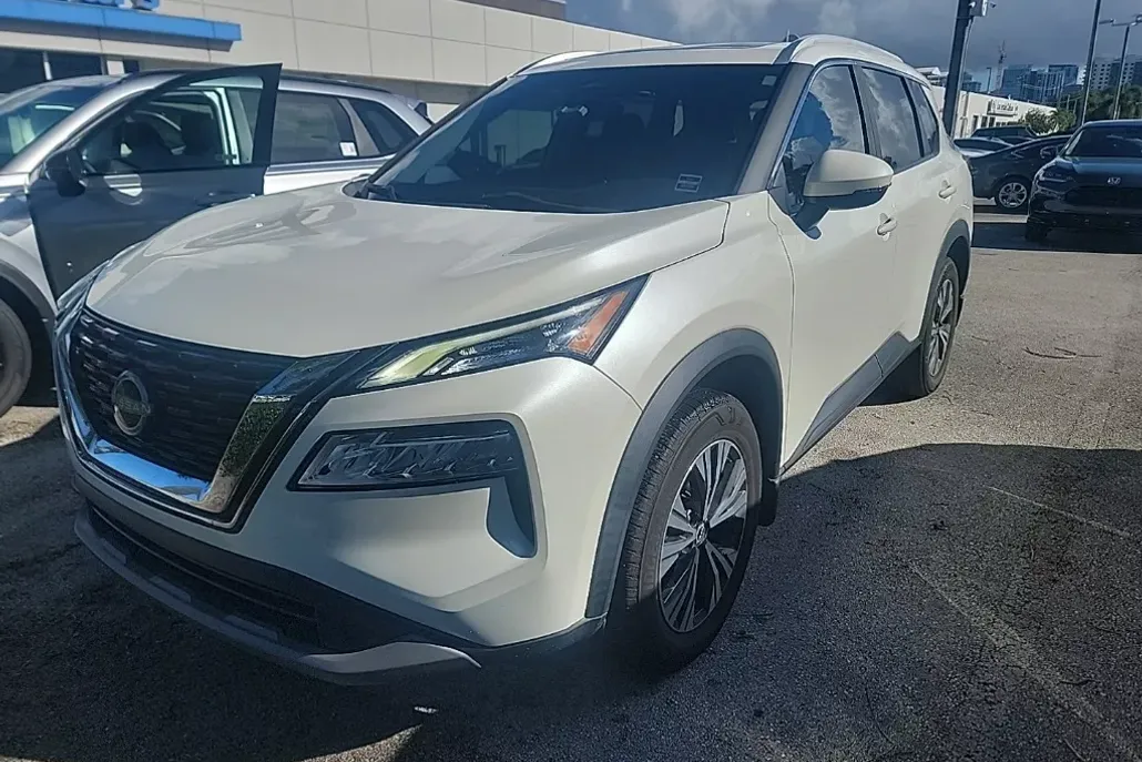 2023 Nissan Rogue SV photo 1