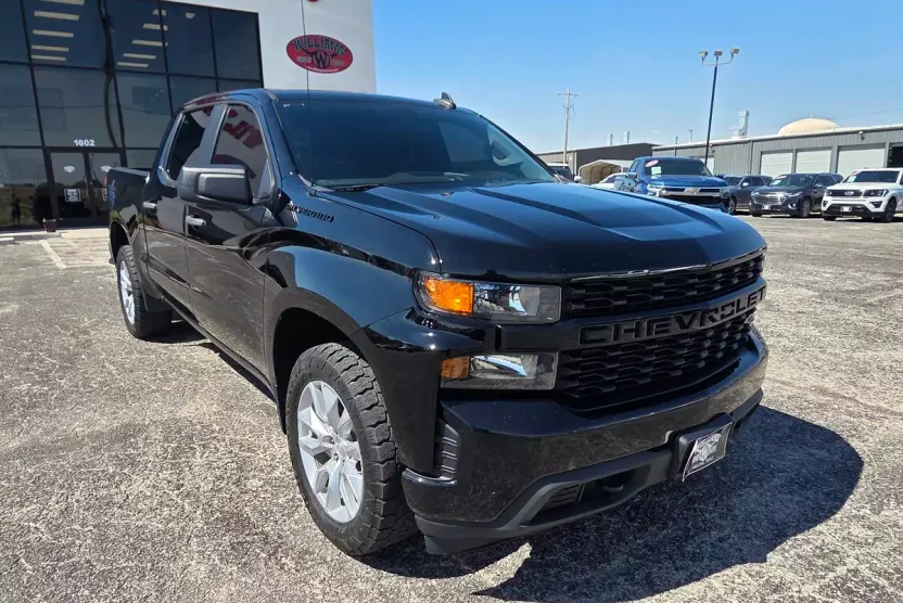 2022 Chevrolet Silverado 1500 Custom photo 1