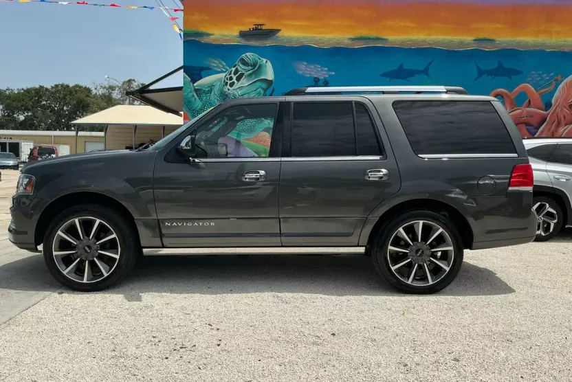 2017 Lincoln Navigator Reserve photo 1