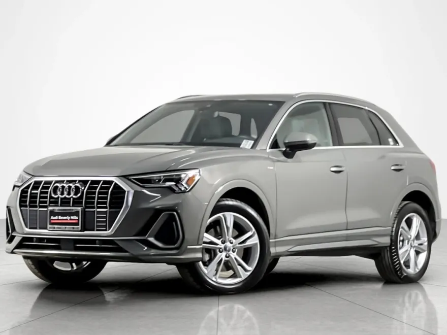 2019 Audi Q3 S line Premium Plus photo 1