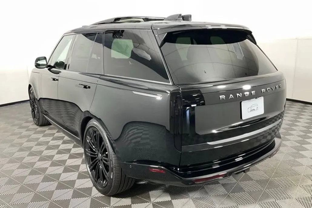 2025 Land Rover Range Rover SE photo 1