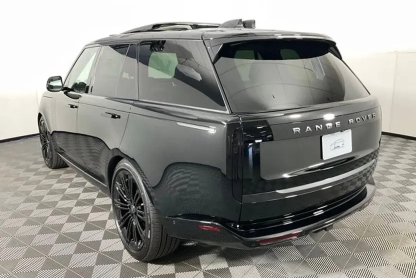 2025 Land Rover Range Rover SE photo 1