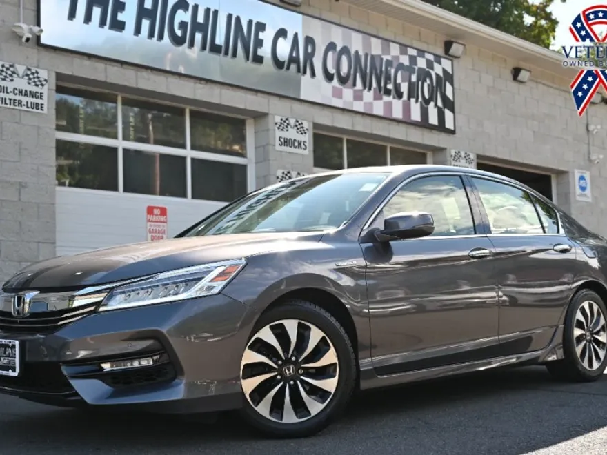 2017 Honda Accord Hybrid Touring photo 1