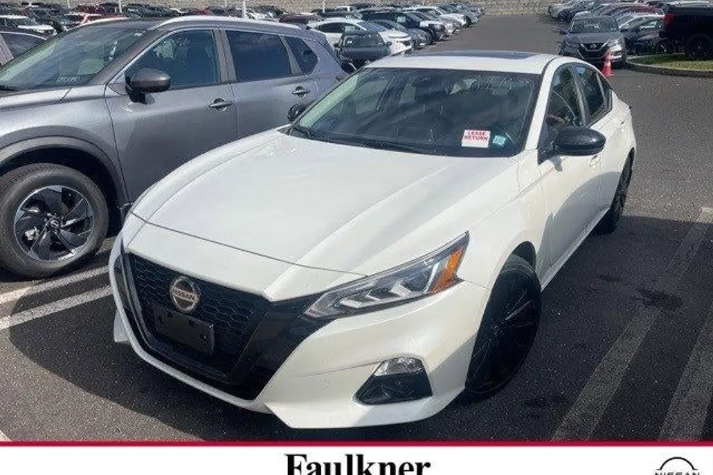 2022 Nissan Altima 2.5 SR photo 1