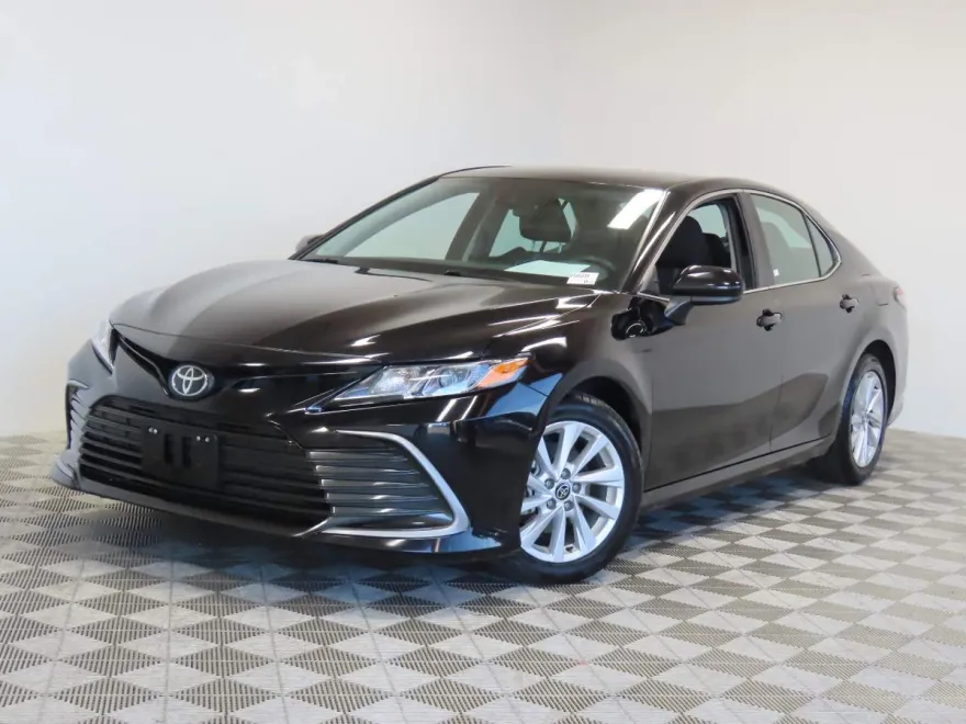 2024 Toyota Camry LE photo 1