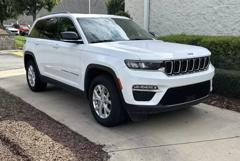 2024 Jeep Grand Cherokee Limited photo 1