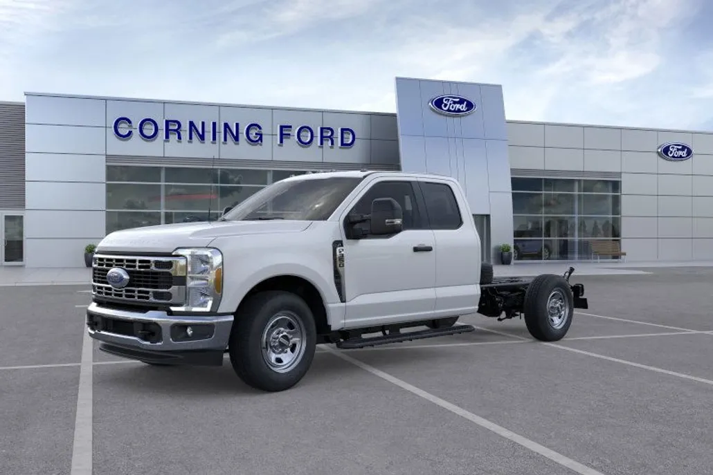 2025 Ford F-350 XL photo 1