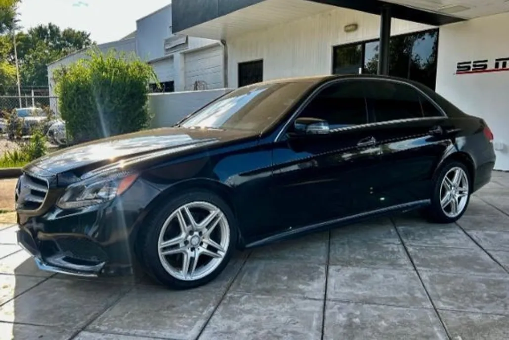 2014 Mercedes Benz E Sedan photo 1