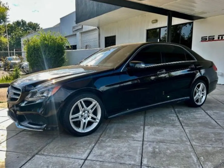 2014 Mercedes Benz E Sedan photo 1