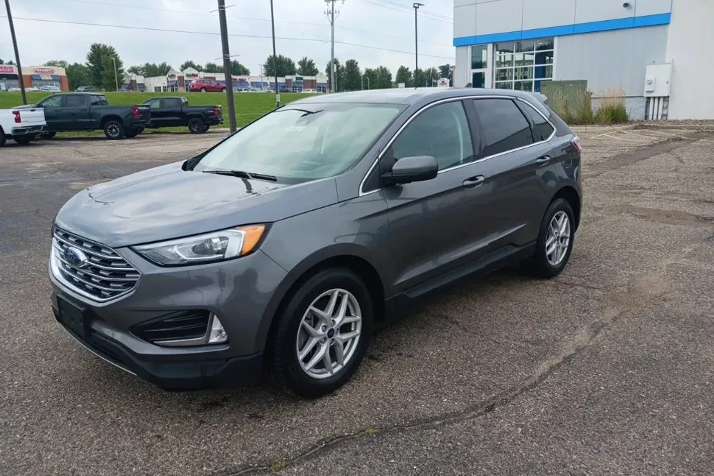 2021 Ford Edge SEL photo 1
