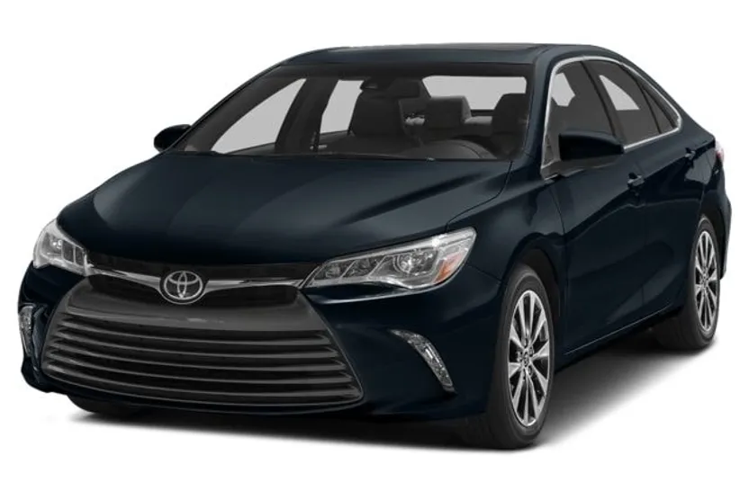 2015 Toyota Camry LE photo 1