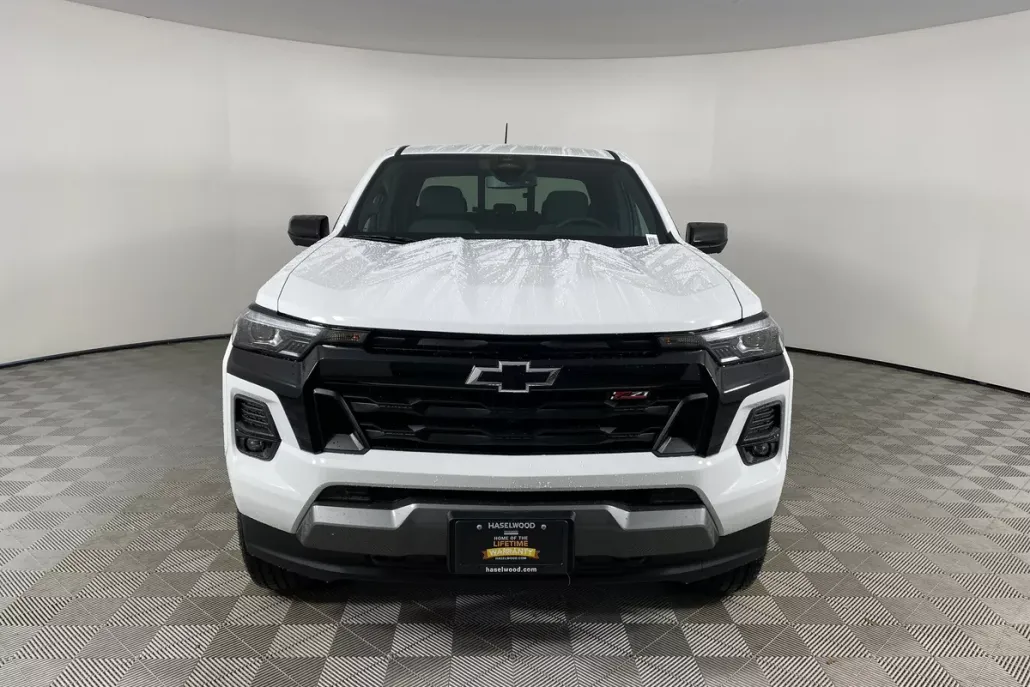 2025 Chevrolet Colorado Z71 photo 1