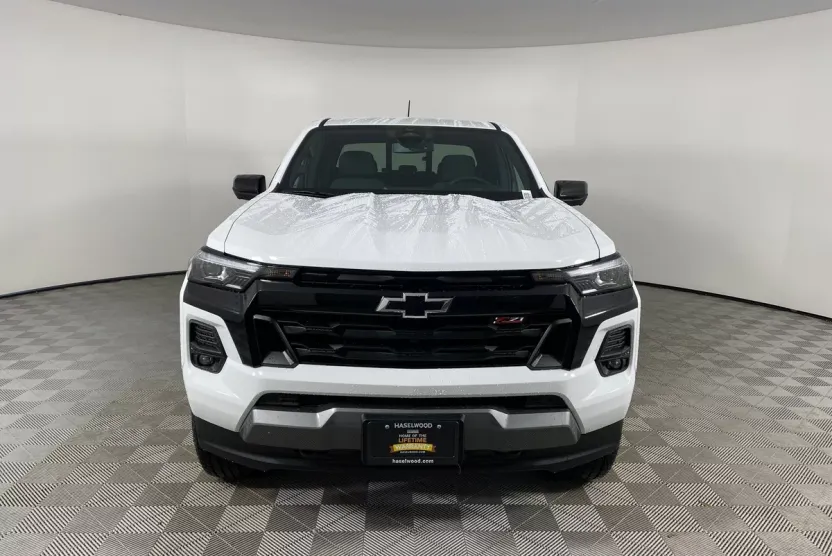 2025 Chevrolet Colorado Z71 photo 1