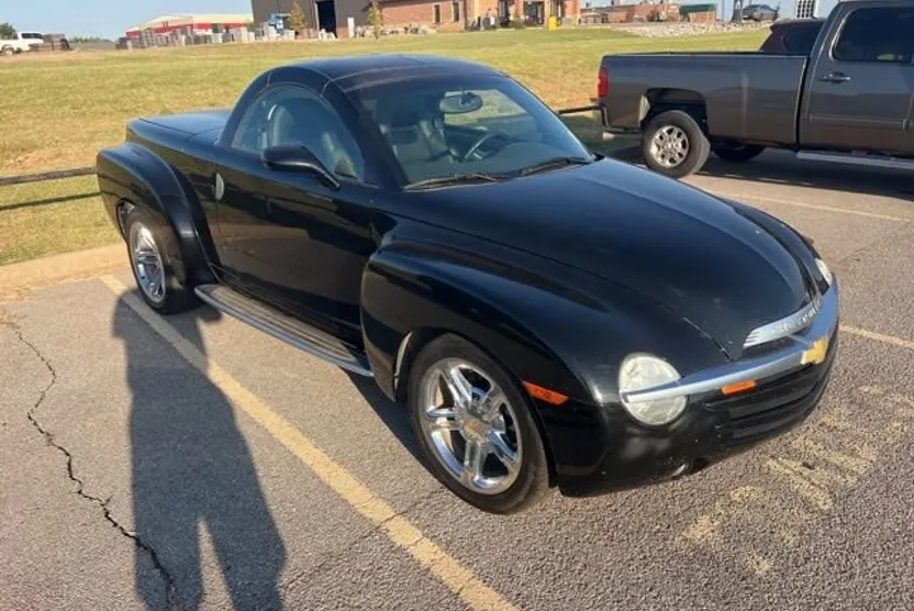 2004 Chevrolet SSR photo 1