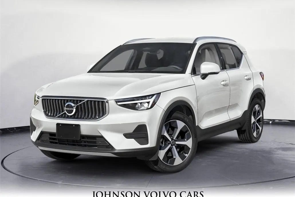2025 Volvo XC40 photo 1