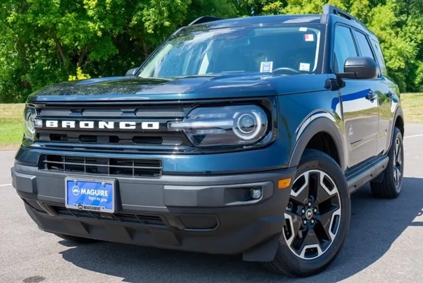 2023 Ford Bronco Sport Outer Banks photo 1