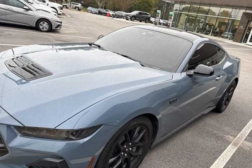 2025 Ford Mustang GT photo 1
